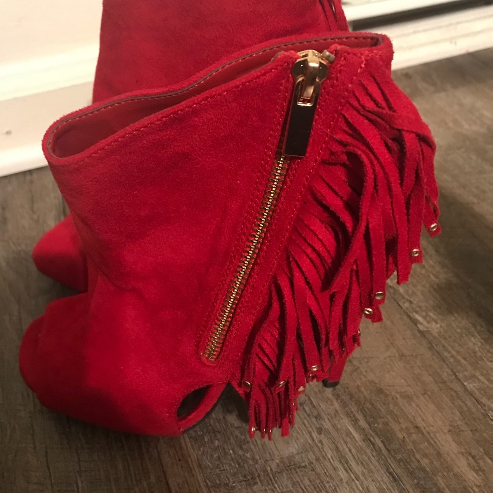 Peeptoe fringe Booties